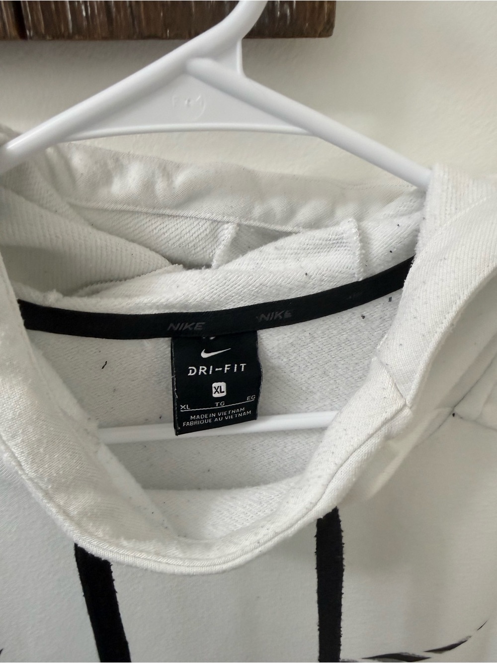 Nike Men’s White Pullover Hoodie with Black Swoosh - Picture 6 of 7